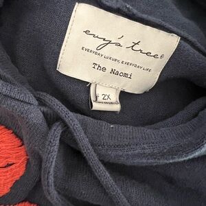 evy’s tree hoodie the Naomi
